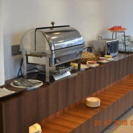 J Hotel Medan Eksteriør bilde
