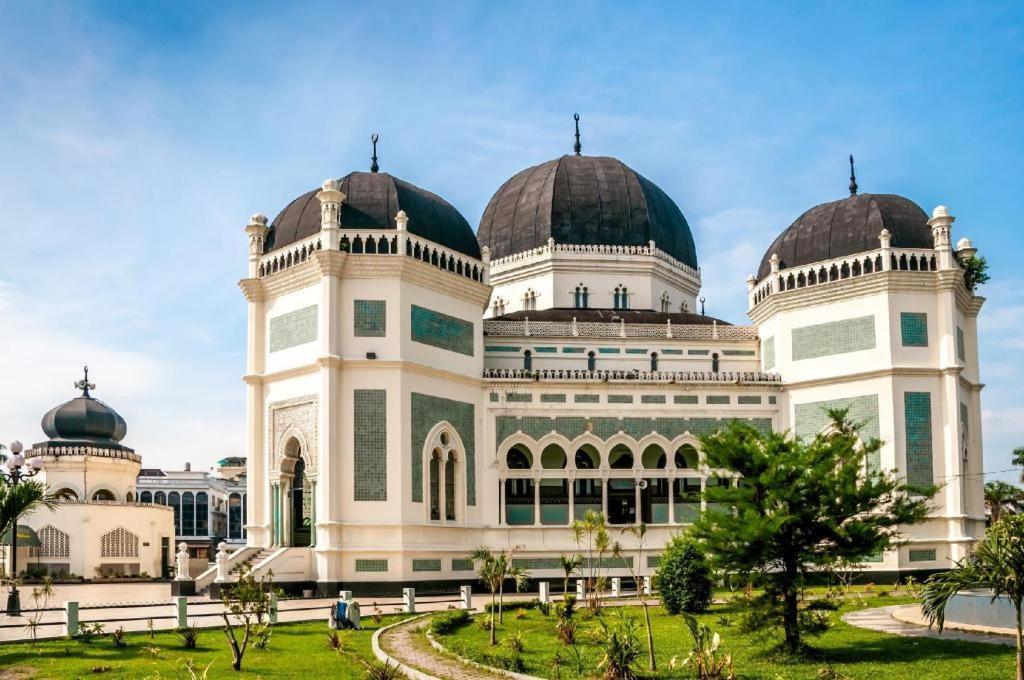 J Hotel Medan Eksteriør bilde