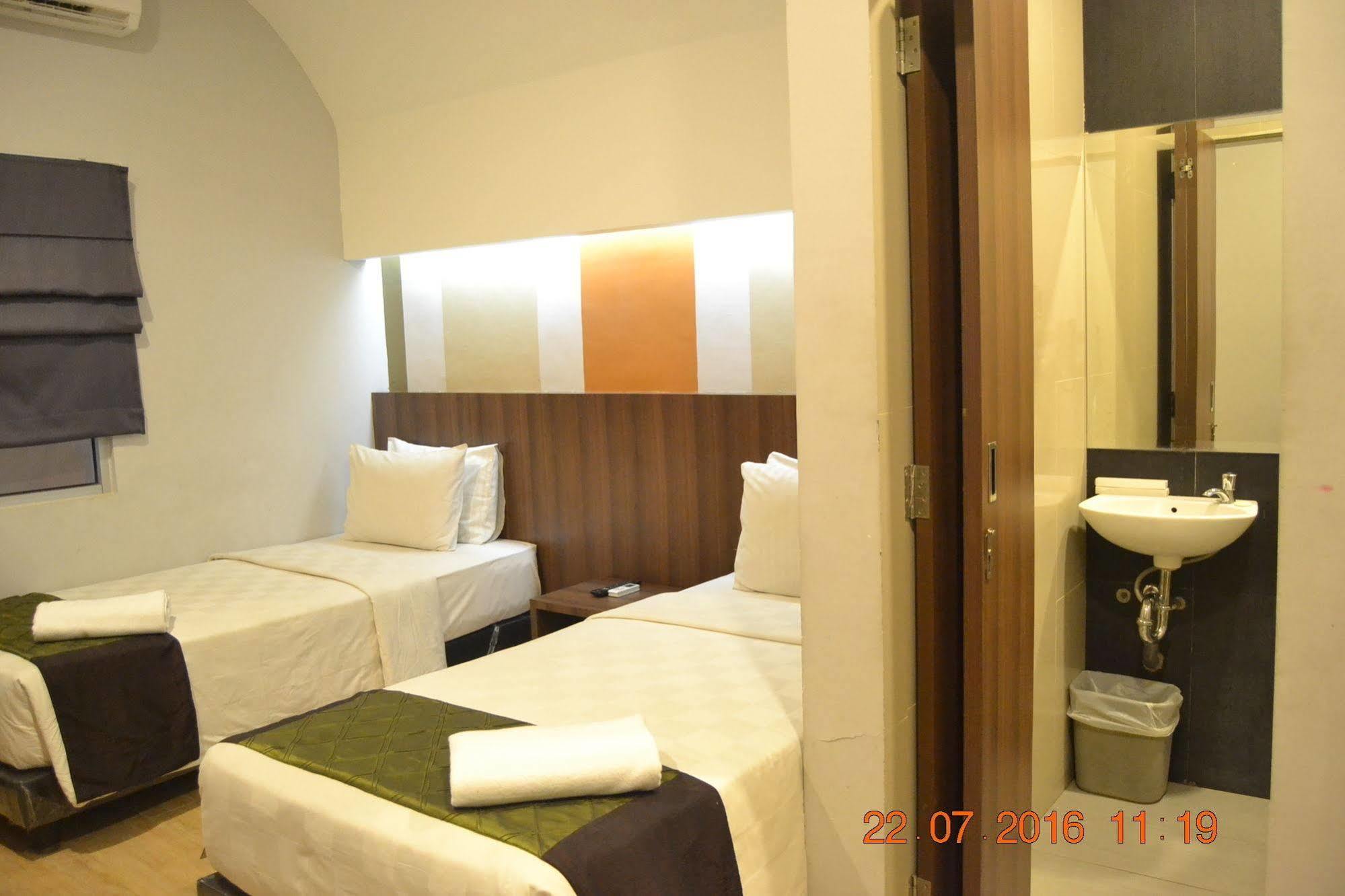 J Hotel Medan Eksteriør bilde