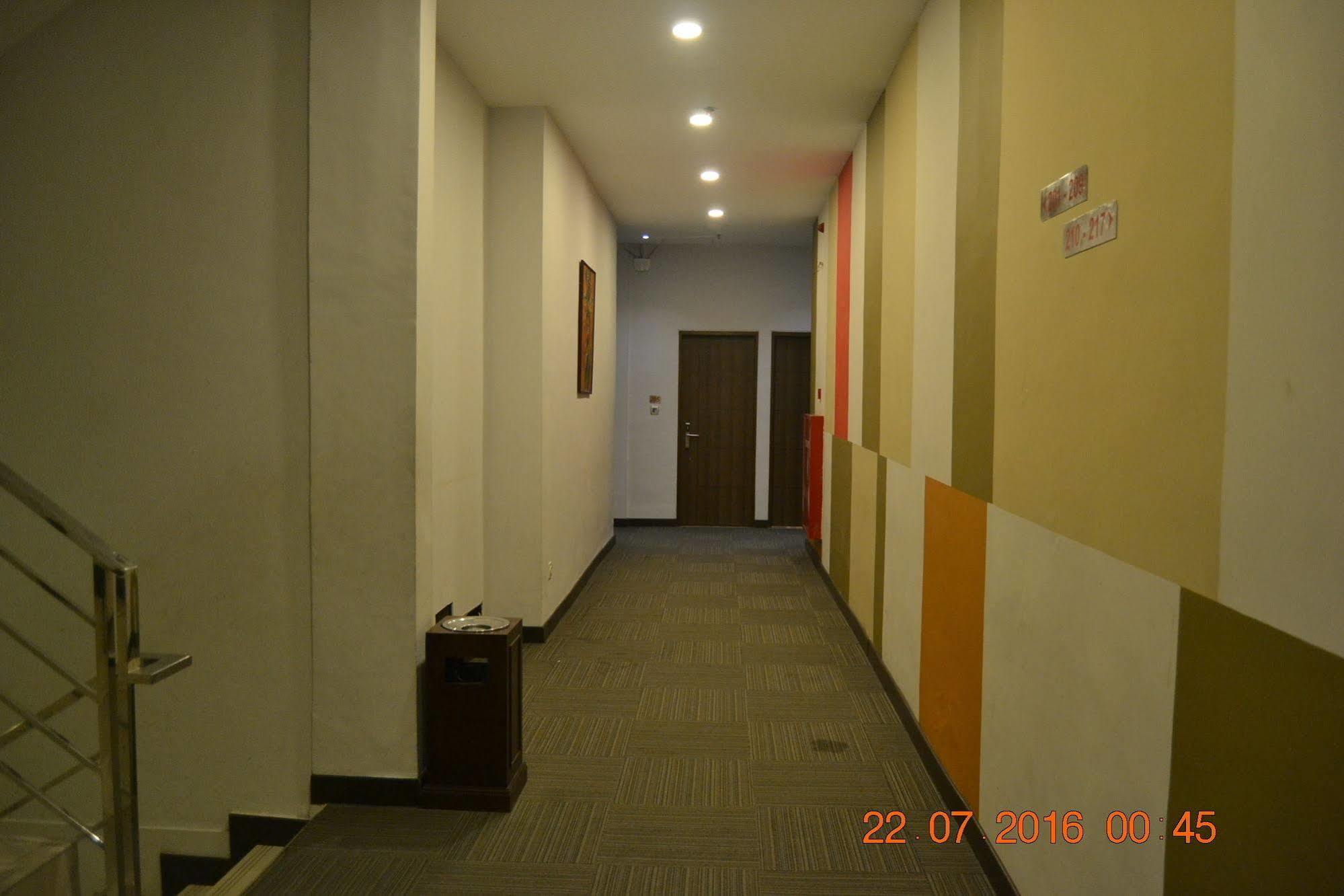 J Hotel Medan Eksteriør bilde