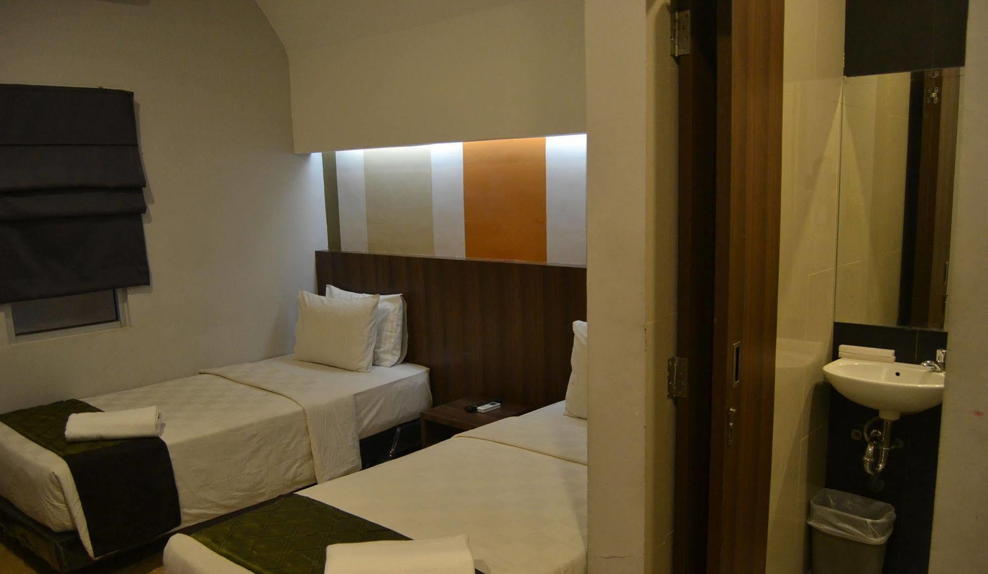 J Hotel Medan Eksteriør bilde